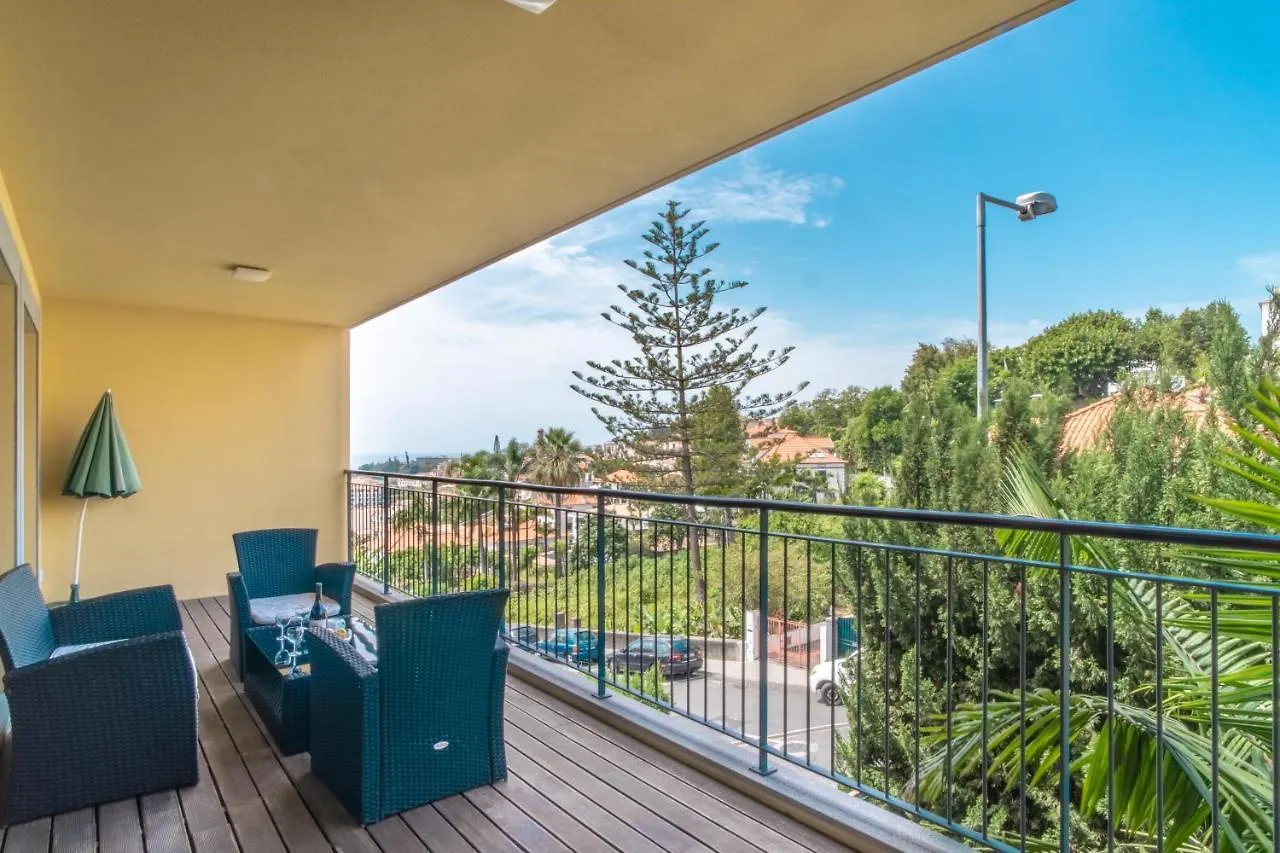 Apartament Living Funchal Bu Apart.