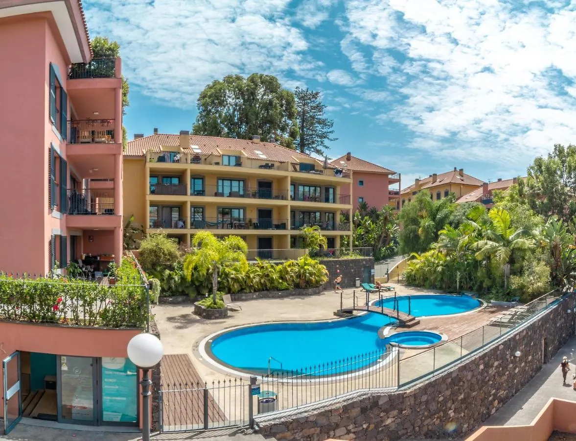 Apartament Living Funchal Bu Apart.